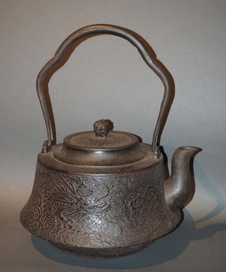 Large Japanese Tetsubin Iron Teapot