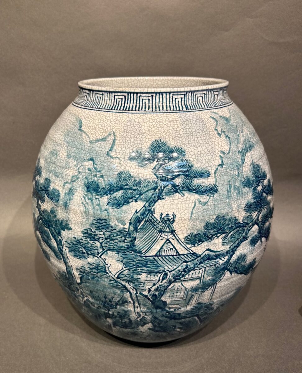 Japanese Blue and White Porcelain Vase – Kuraya